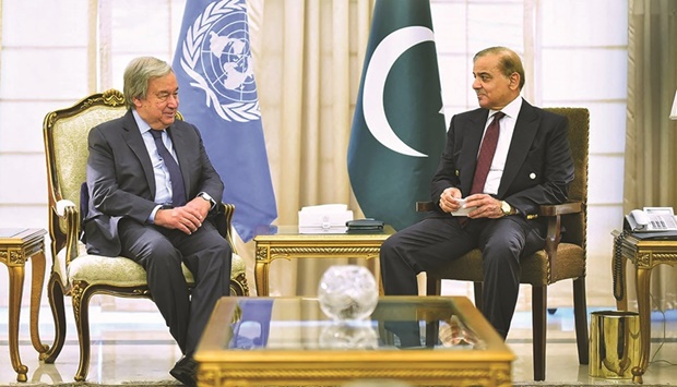 This handout picture taken and released by Pakistan Prime Ministeru2019s Office yesterday, shows Pakistan Prime Minister Shehbaz Sharif talking with United Nations Secretary-General Antonio Guterres (left) during a meeting in Islamabad.