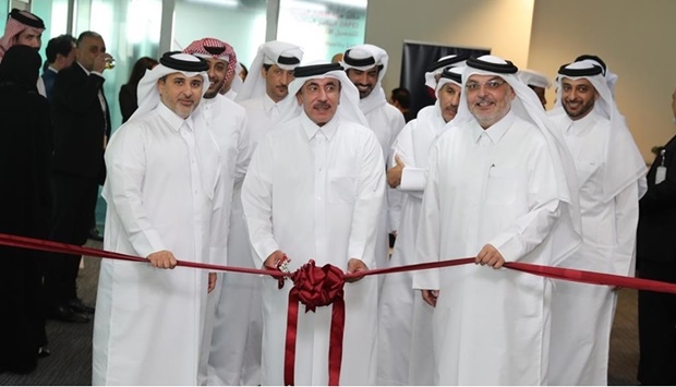 HE the Minister of Transport Jassim Seif Ahmed al-Sulaiti opening the Sila Operation Centre on Thursday as HE the Minister of Municipality Abdullah bin Abdulaziz bin Turki al-Subaie, the Public Works Authority (Ashghal) president Dr Saad bin Ahmad al-Muhannadi and other officials look on.