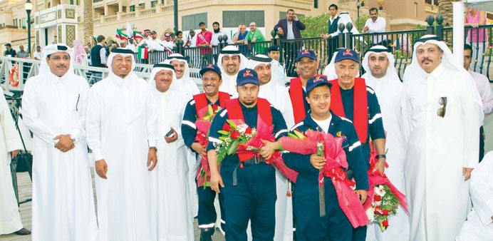 A large crowd gathered at The Pearl-Qatar to welcome the boat.