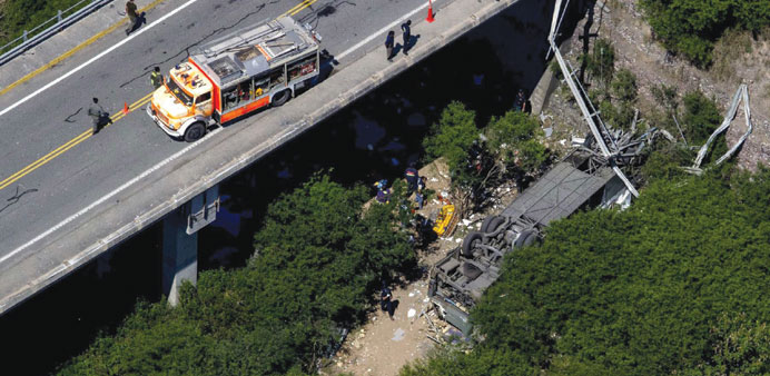 An aerial view of the overturned bus in the province of Salta.