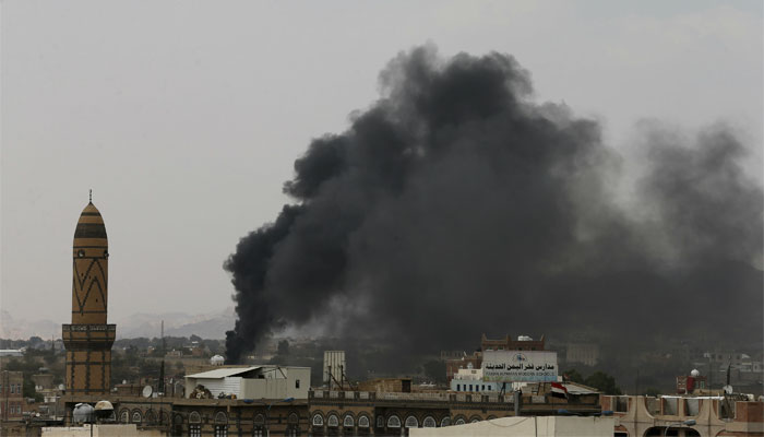 Smoke billows from the military academy during a Saudi-led air strike in Yemen's capital Sanaa September 2, 2015. REUTERS