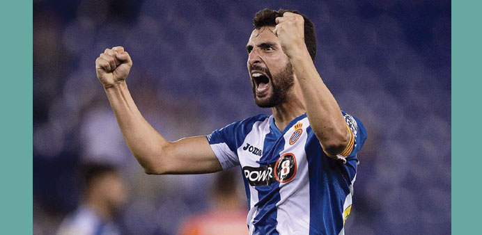  Alvaro Gonzalez helped Espanyol beat Levante 2-1.