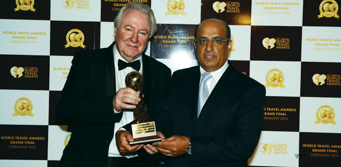 Salem al-Kubaisi receiving one of the awards. 