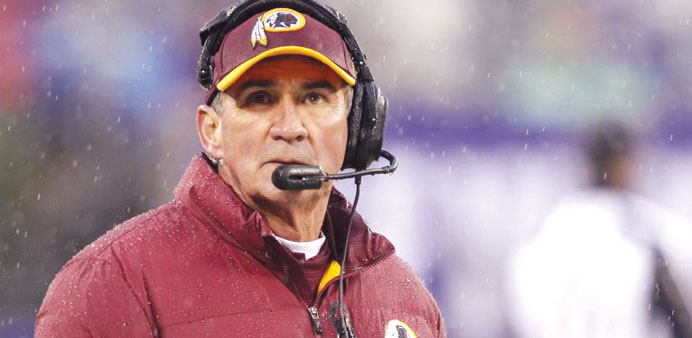 Memphis Grizzlies forward Tayshaun Prince (right) shoots the ball in front of Chicago Bulls center Joakim Noah during the first quarter of their NBA m