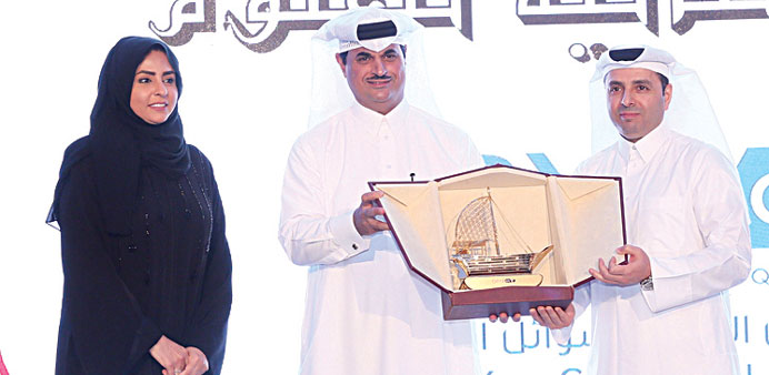 Al-Suwaidi and HE Dr al-Hammadi at the awards ceremony.