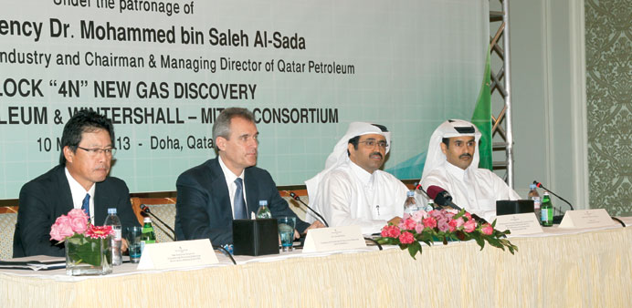 HE Dr Mohamed bin Saleh al-Sada with QP director (Oil & Gas Ventures) Saad Sherida al-Kaabi and Rainer Seele during the announcement of discovery of Q