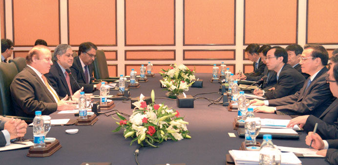 Chinese Premier Li Keqiang holds talks with Pakistanu2019s incoming prime minister Nawaz Sharif during a meeting in Islamabad yesterday.