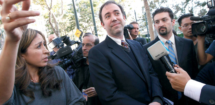 Appleu2019s outside counsel Jason Bartlett speaks with reporters following an Apple-Samsung trial in San Jose, California (file)