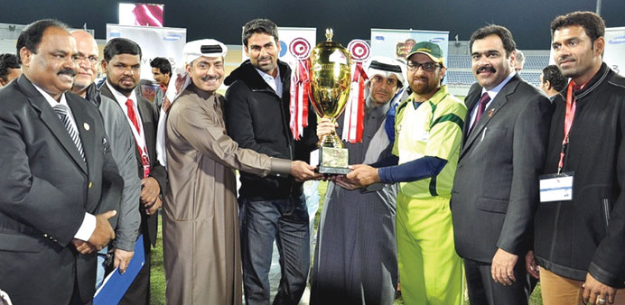 The guest of honour, officials and dignitaries with the captain of the victorious Pakistan team.
